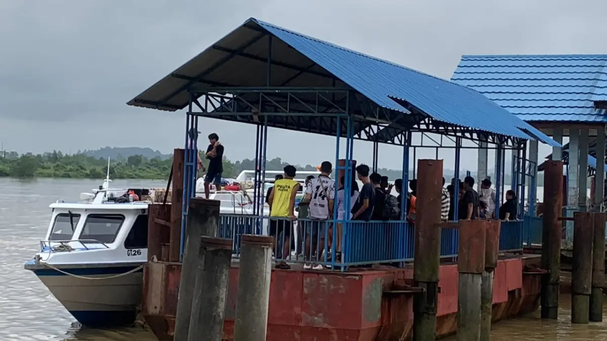 ILUSTRASI: Suasana Pelabuhan Speedboat Malinau yang menjadi jalur utama transportasi air di Kabupaten Malinau. FOTO: DIPA/RADAR TARAKAN