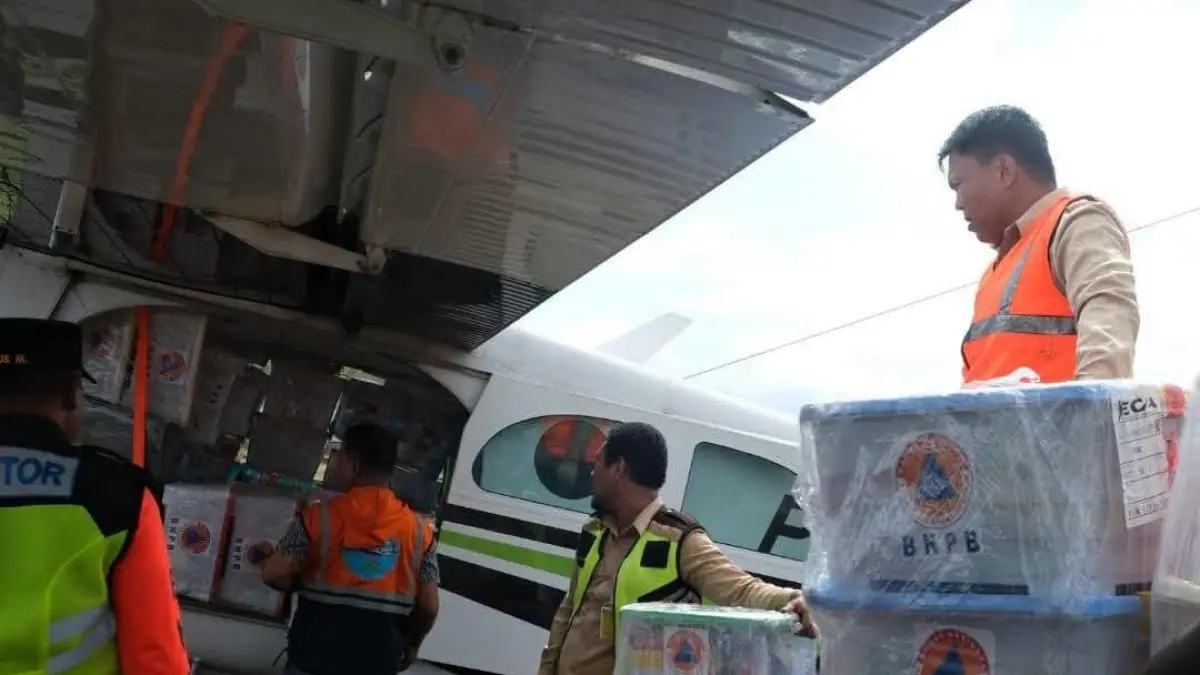 DISTRIBUSI : Pengiriman perdana bantuan logistik Pemkab Nunukan dan BNPP untuk masyarakat yang terdampak longsor di Kecamatan Krayan Selatan.