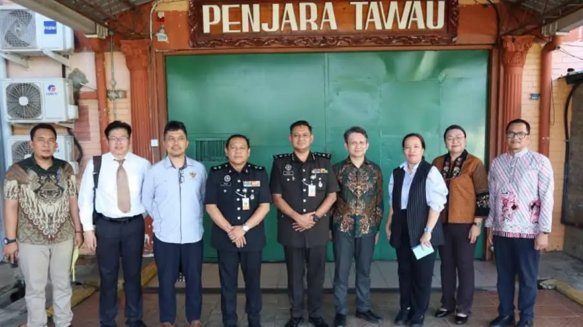 KOORDINASI : Tim Satgas Pelindungan WNI KRI Tawau bersama Atase Hukum Kedutaan Besar Republik Indonesia (KBRI) Kuala Lumpur melaksanakan kunjungan ke Penjara Tawau.&nbsp;