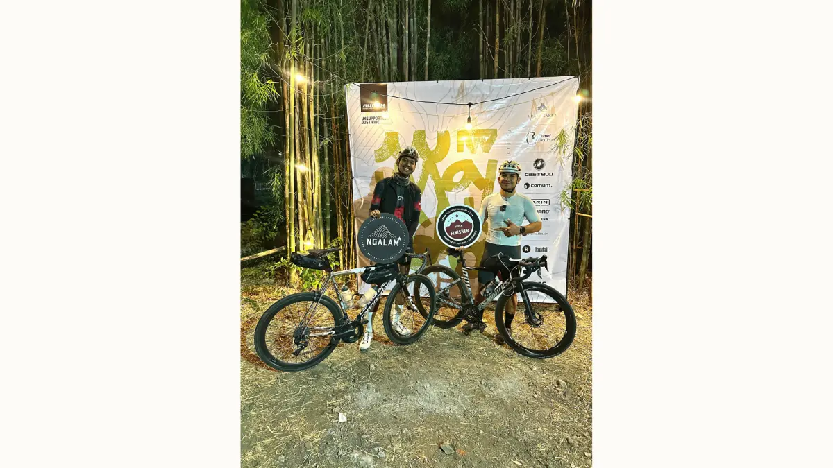 Ardi dan Reza, pesepeda asal Tarakan, berhasil menuntaskan Audax 300 Kilometer dalam waktu 16 jam 41 menit berkat latihan yang konsisten dan mental yang kuat.