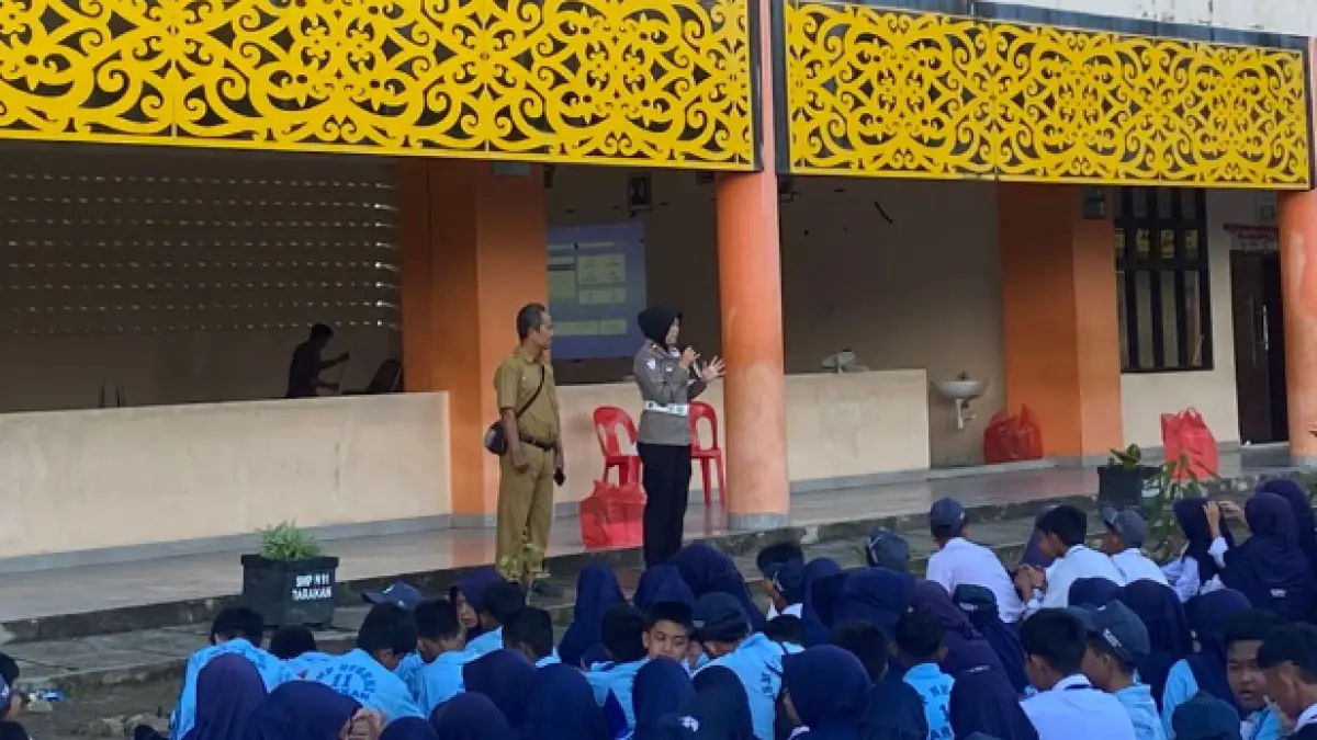 EDUKASI : Satlantas Polres Tarakan memperluas upaya pencegahan balap liar dengan menggencarkan edukasi tidak hanya di sekolah, tetapi juga hingga tingkat RT, kelurahan&nbsp;dan pertemuan masyarakat. SATLANTAS POLRES TARAKAN&nbsp;