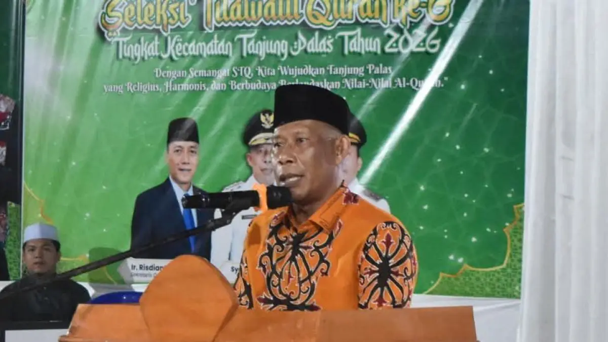 BERI ARAHAN: Bupati Bulungan Syawani saat membuka STQ Kecamatan Tanjung Palas. (FOTO: DKISP)