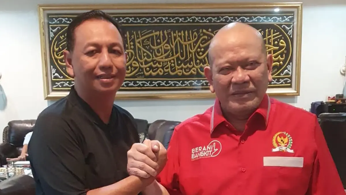 Ketua Harian Pengprov Muaythai Indonesia Kaltara, Hendra Radiyanto (kiri). ELIAZAR/RADAR TARAKAN&nbsp;