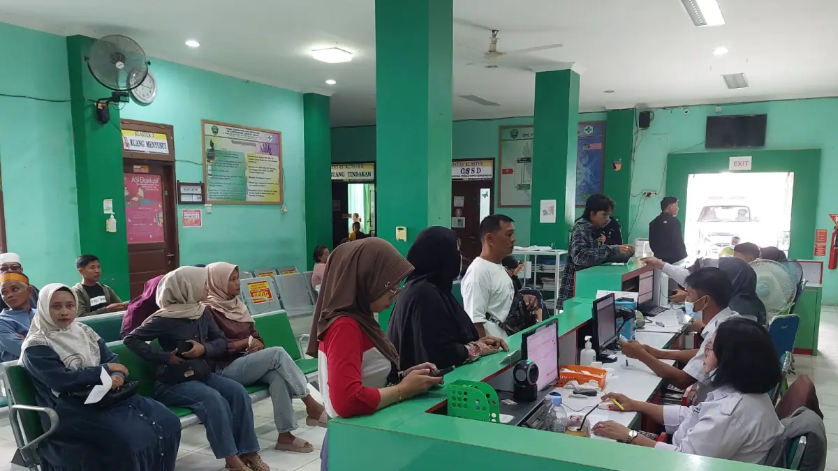 LAYANAN KESEHATAN : Suasana pelayanan kesehatan di Puskesmas Tanjung Selor.

