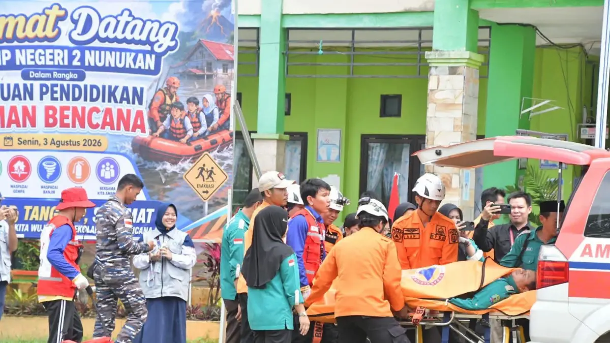 EDUKASI : Kolaborasi antara sekolah, pemerintah daerah, BPBD, Puskesmas, aparat keamanan, komite sekolah, orang tua dan masyarakat dalam menghadapi bencana.&nbsp;
