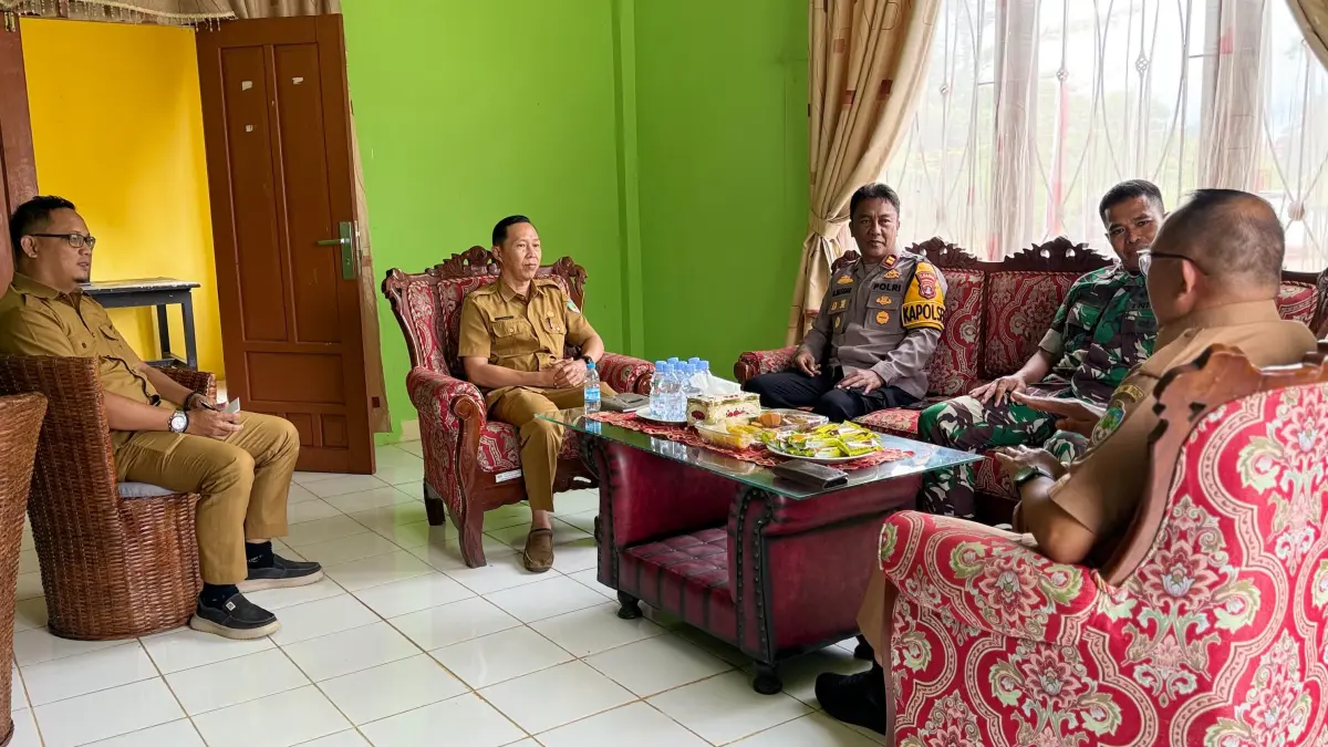 KAMTIBMAS: Forkopicam membahas maraknya peredaran narkoba dan miras di Kecamatan Sesayap. (FOTO: IST)