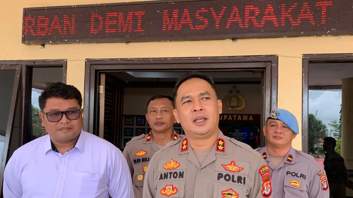 BARU: Kapolres Malinau, AKBP Dr. M. Anton Satriadi saat diwawancarai perdana oleh Radar Tarakan, Senin (3/8). FOTO: DIPA/RADAR TARAKAN