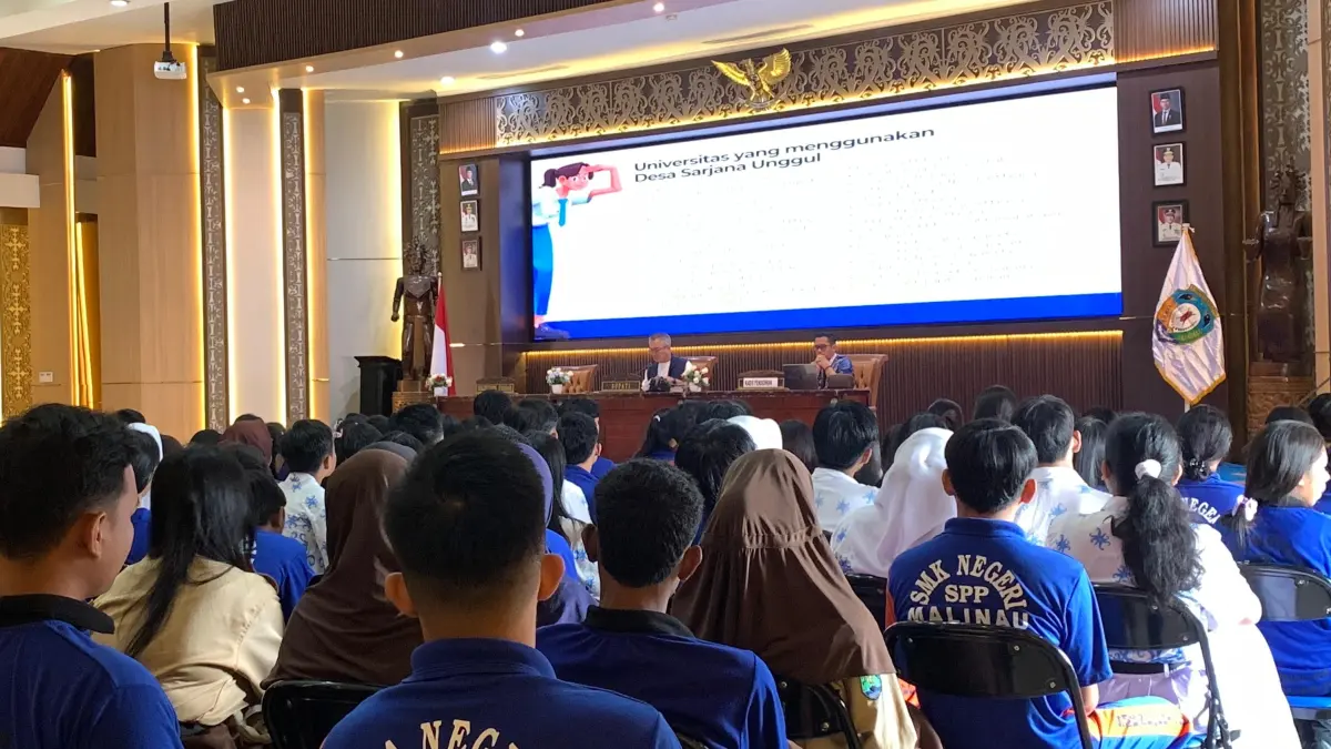 ILUSTRASI: Siswa-siswi seluruh SMA di Malinau saat mengikuti sosialisasi tentang beasiswa desa sarjana beberapa waktu lalu. FOTO: DIPA/RADAR TARAKAN