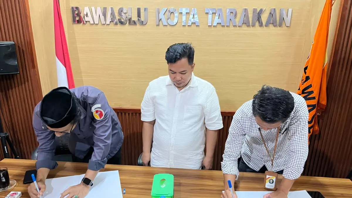 PASANG TARGET: Bawaslu Kota Tarakan melaksanakan penandatanganan Dokumen Indikator Kinerja Utama (IKU) Pengawas Pemilu di lingkungan Bawaslu Provinsi Kaltara. AGUS DIAN ZAKARIA/RADAR TARAKAN