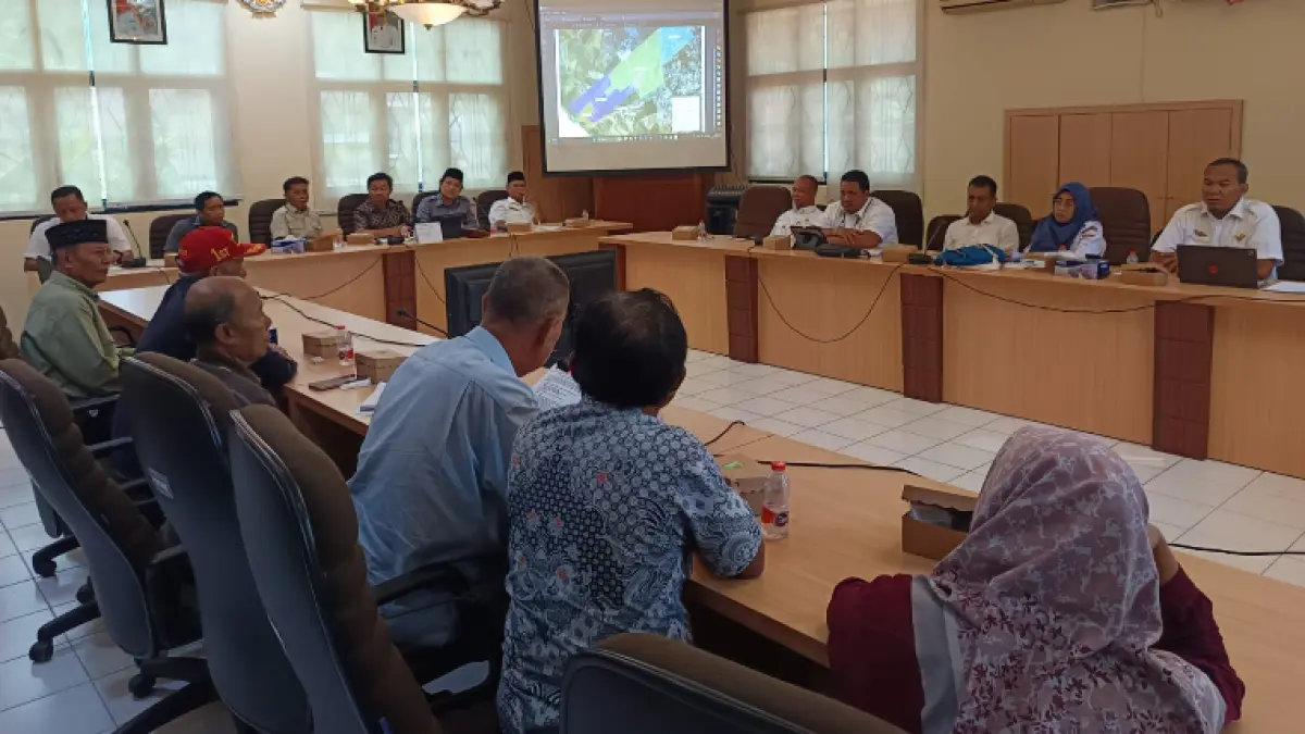 RDP: Warga pemilik lahan kawasan Bandara Juwata saat mengikuti RDP bersama DPRD Tarakan. AGUS DIAN ZAKARIA/RADAR TARAKAN