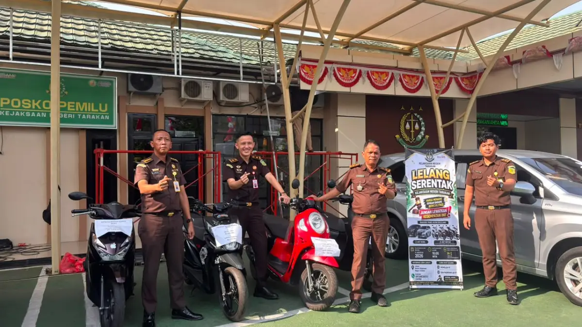 DILELANG : Kejari Tarakan melakukan pelelangan barang rampasan perkara pidana. KEJARI TARAKAN&nbsp;
