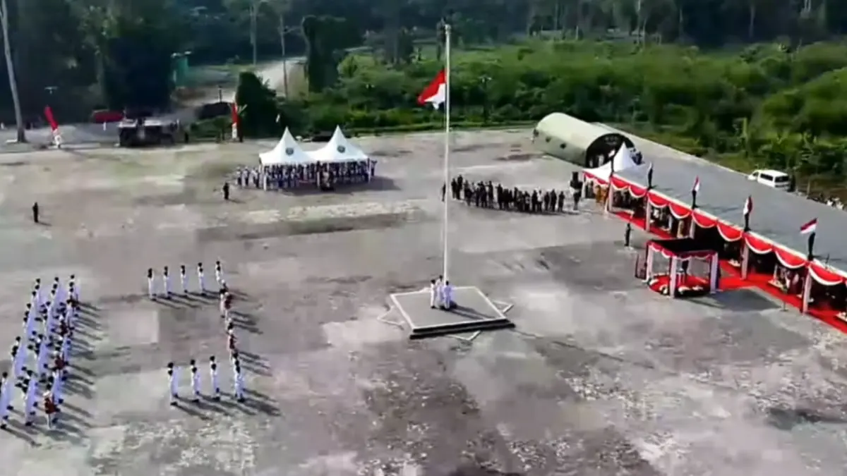 UPACARA HUT RI : Paskibraka mengibarkan bendera merah putih HUT ke-81 Kemerdekaan RI, Senin (17/8).