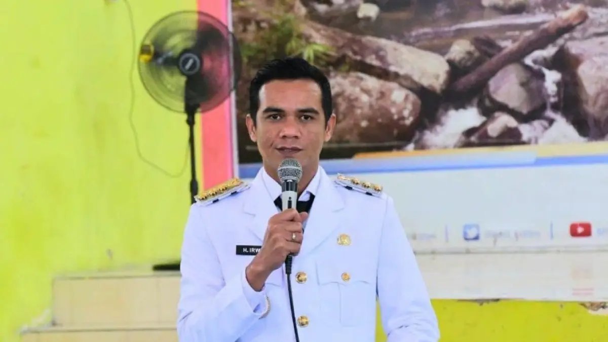 OPTIMIS : Bupati Nunukan, H. Irwan Sabri memberikan arahan saat ramah tamah bersama para camat, kepala desa, dan kepala adat se-Krayan Raya.&nbsp;