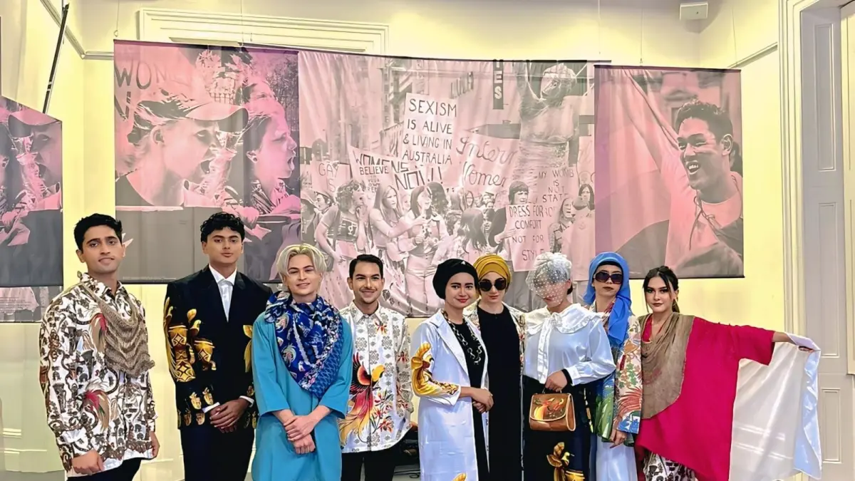 TEKS FOTO: Sejumlah model mengenakan busana bernuansa etnik karya UMKM Nusantara dalam sebuah kegiatan promosi budaya dan fesyen.