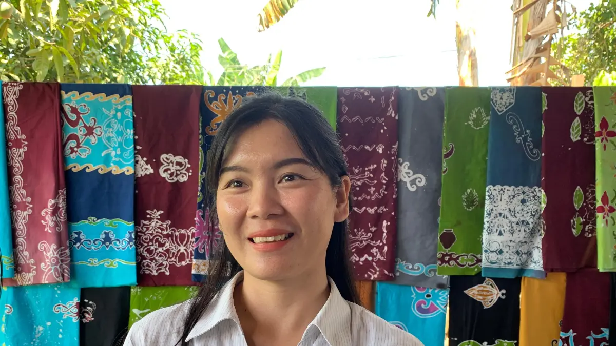 Jenny Astuti salah satu peserta pelatihan Batik Malinau dari Etnis Lundayeh. FOTO: DIPA/RADAR TARAKAN