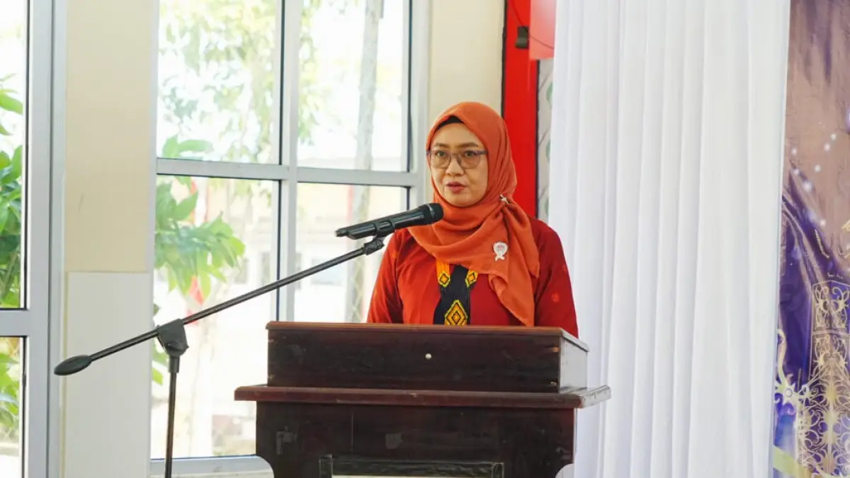 COACHING : Dekranasda Kaltara menggelar coaching keterampilan desain dan menjahit.(FOTO: DKISP)