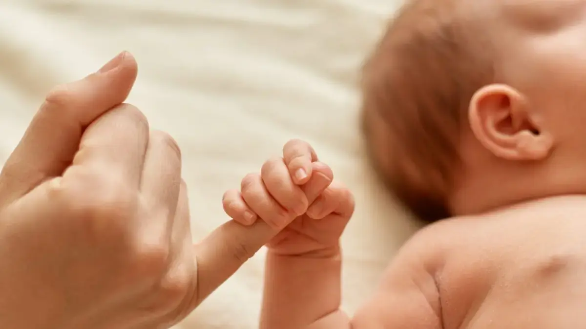 Ilustrasi bayi mengalami penyakit langka Spinal Muscular Atrophy. (Magnific)