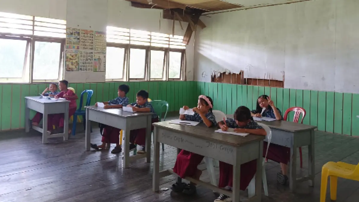 MEMPRIHATINKAN : Kondisi ruang kelas belajar SD Negeri 006 Sembakung Atulai, Kecamatan Sembakung Atulai mengalami kerusakan. 