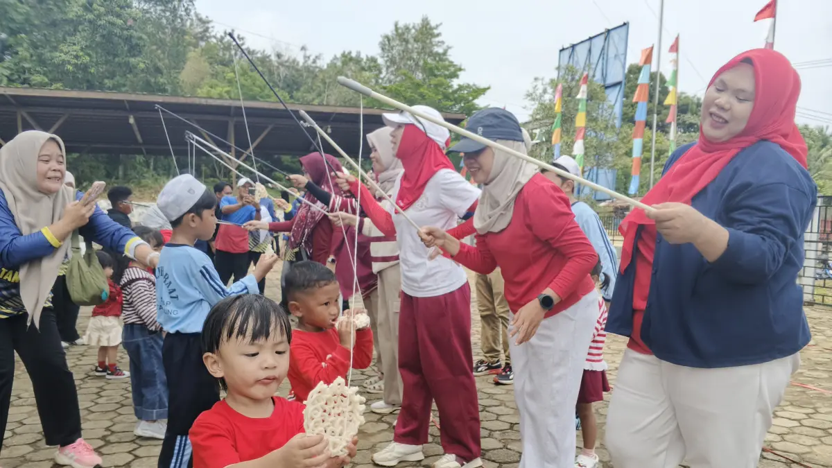 SEMARAK: Lomba Agustusan yang digelar DPUPRKP Tana Tidung, Jumat (28/8).FOTO: SOPIAN/RADAR TARAKAN