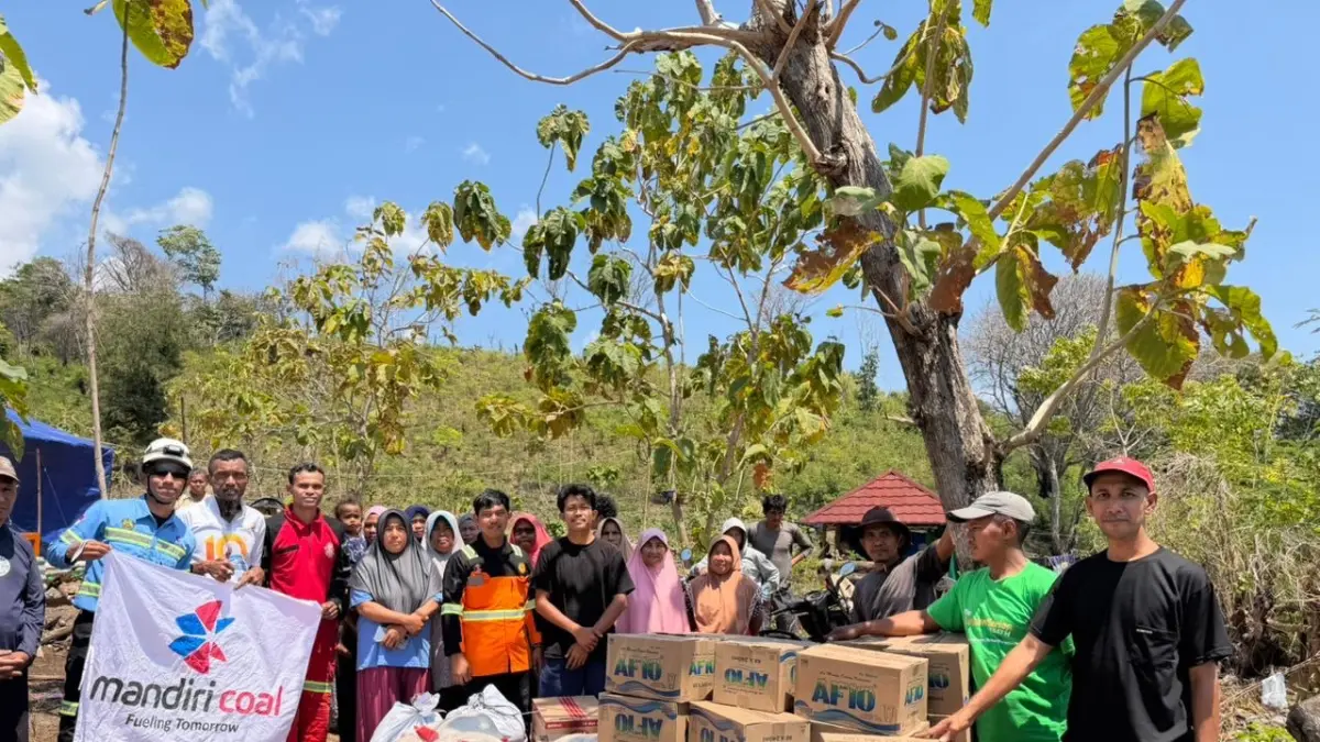 Penyaluran bantuan logistik PT MIP melalui Tim Emergency Rescue Group (ERG) kepada warga terdampak gempa di Nusa Tenggara Timur (NTT)