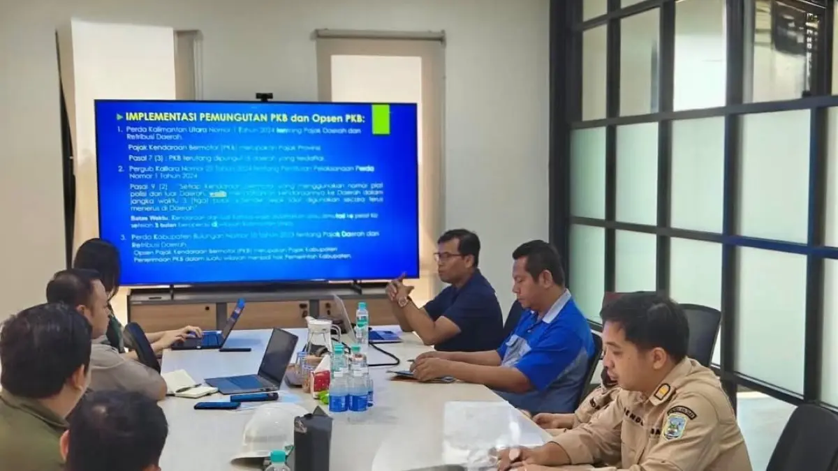 SINERGI : Bapenda Bulungan rapat bersama Bapenda Kaltara membahas akselerasi pajak kendaraan.
(Taslee/Radar Tarakan)