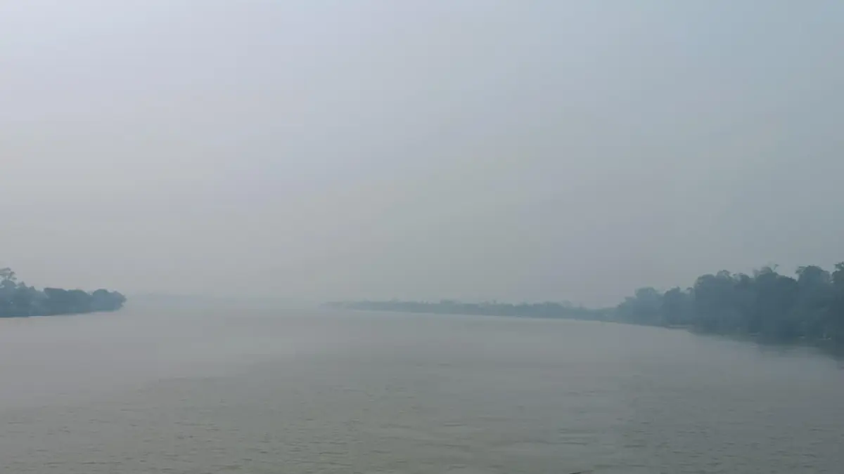 BENCANA: Kabut asap yang hingga kini masih terjadi di wilayah Tanjung Selor Ibu Kota Kaltara. FOTO: IWAN K/RADAR TARAKAN