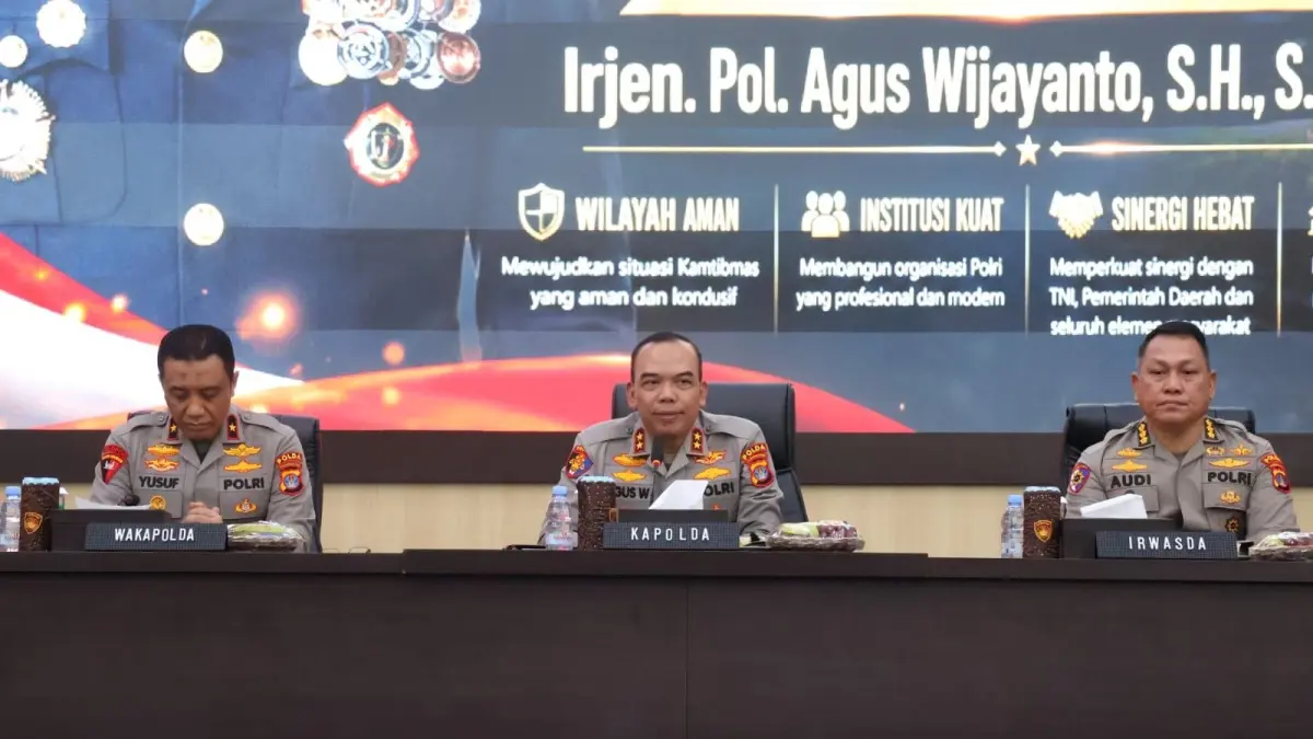 BERI ARAHAN : Kapolda Kaltara Irjen Pol Agus Wijayanto memberikan arahan kepada jajaran Polda Kaltara dalam penguatan pelayanan kepolisian dan pemeliharaan kamtibmas.