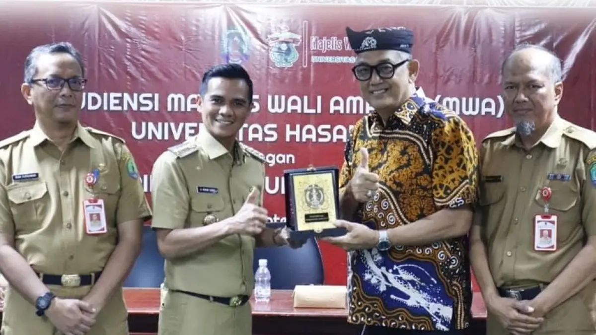 KERJASAMA : Bupati Nunukan bersama Ketua MWA Unhas, Prof Andi Alimuddin Unde usai membahas kerja sama bidang pendidikan, penelitian, peningkatan sumber daya manusia, inovasi, serta pengembangan potensi daerah.
