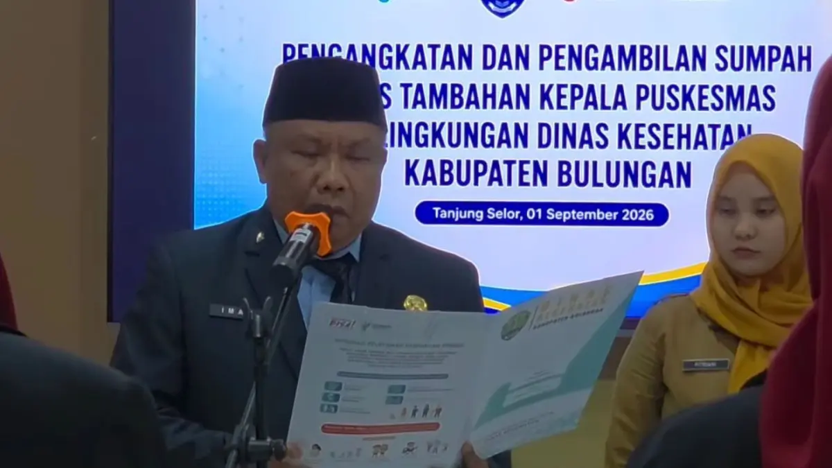 DILANTIK : Kepala Dinkes Bulungan ketika melantik kepala Puskesmas di Bulungan.
(Taslee/Radar Tarakan)