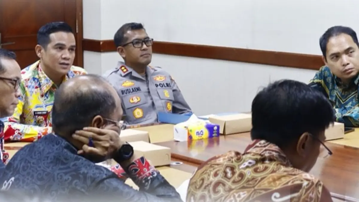 SINERGI : Bupati Nunukan H. Irwan Sabri bersama Kapolres Nunukan AKBP Ruslaeni saat memimpin Rakor Lintas Sektor Penanganan Karhutla. PEMKAB NUNUKAN