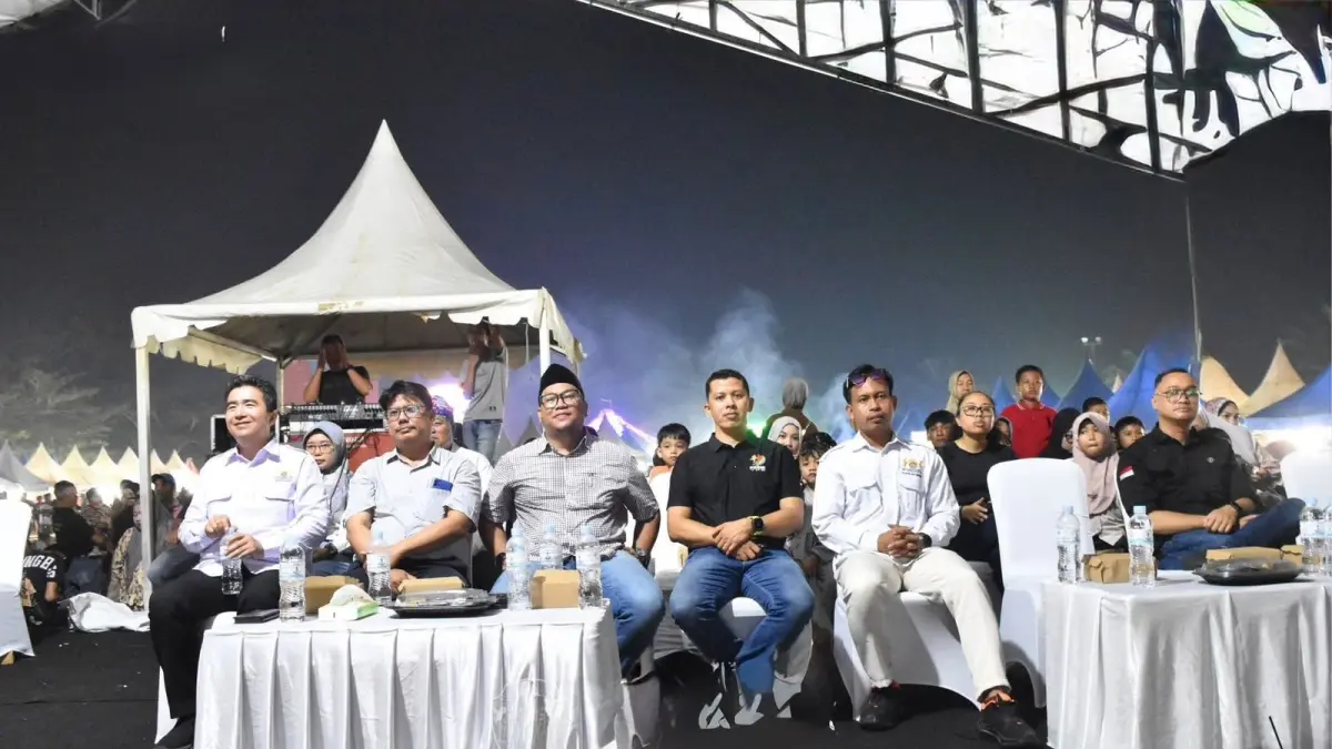 DITUTUP : Suasana malam penutupan Gebyar Kadin Expo 2026 di Bulungan.
(Taslee/Radar Tarakan)



&nbsp;