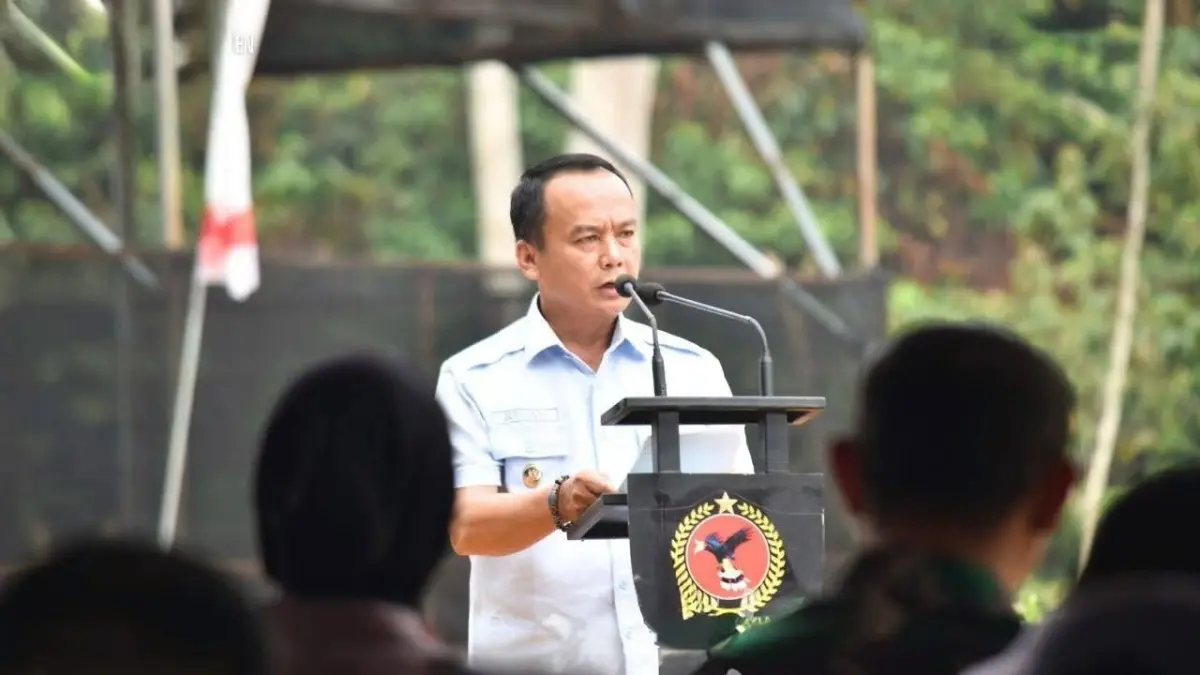 PENGHIJAUAN : Wabup Bulungan Kilat, mengajak masyarakat aktif melakukan kegiatan penghijauan.  
(Taslee/Radar Tarakan)