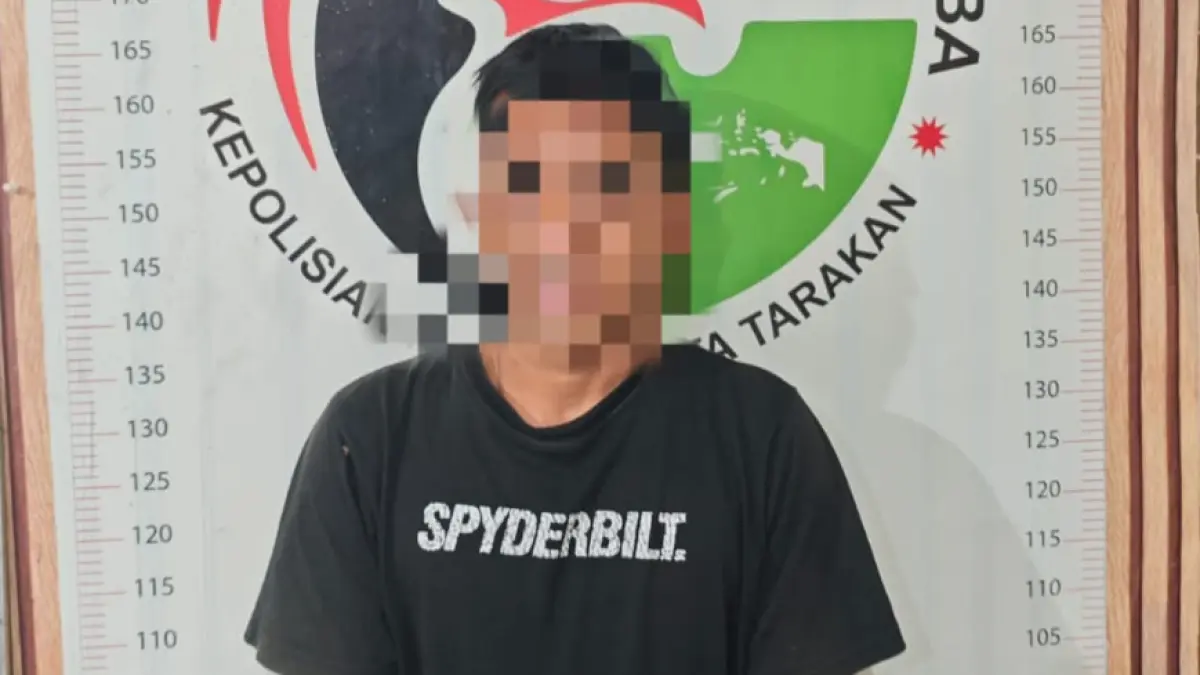 DITANGKAP : Setelah berhasil melarikan diri pelaku peredaran narkotika berinisial A akhirnya diamankan Satresnarkoba Polres Tarakan.