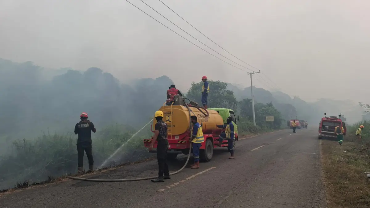 SIAGAKAN : Sebanyak empat unit mobil water tank disiagakan oleh BWS Kalimantan V Tanjung Selor untuk mendukung proses pemadaman karhutla. ISTIMEWA