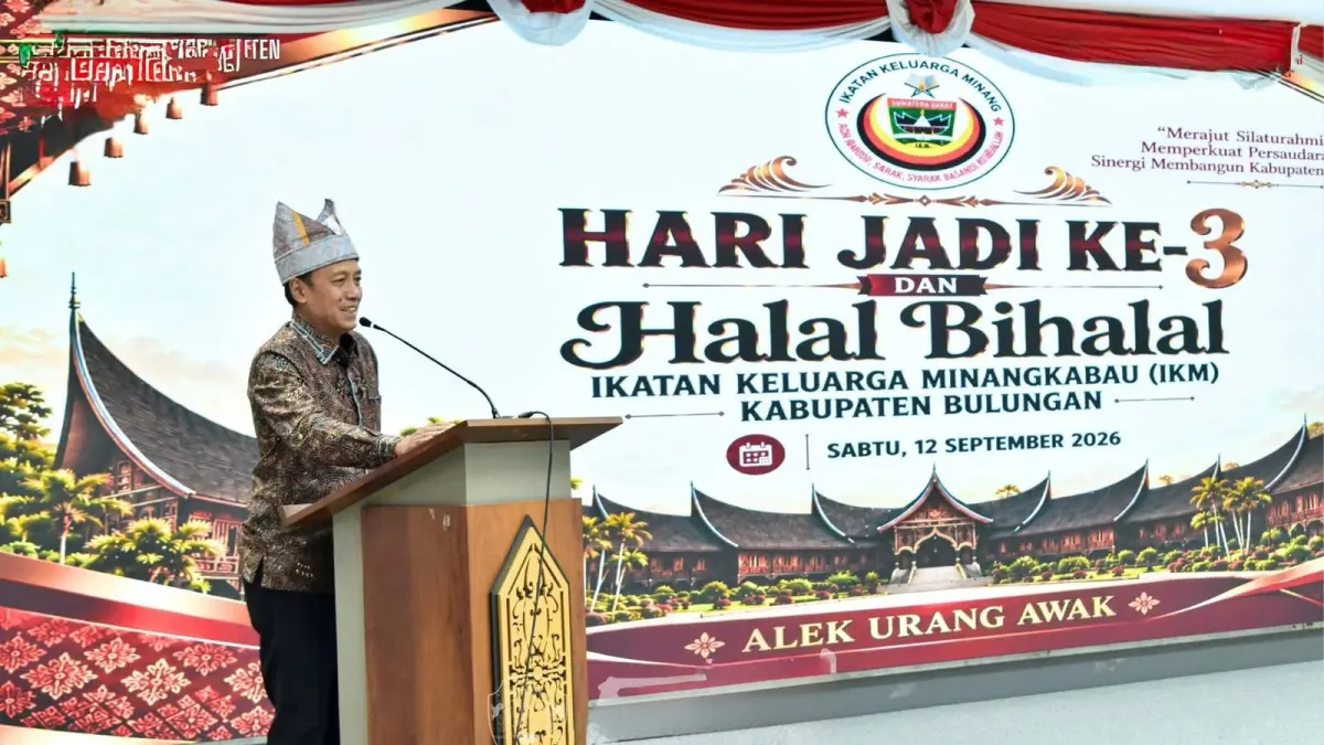 ARAHAN: Sekda Bulungan Risdianto menyampaikan arahan dalam peringatan HUT IKM Bulungan.
(Taslee/Radar Tarakan)