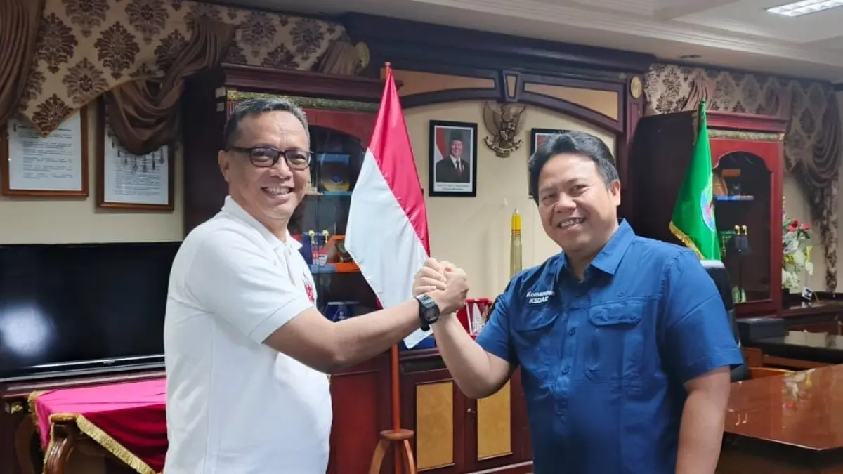 KOLABORASI : Kepala TNKM, Seno Pramudito bersama Plt. Sekda Nunukan Raden Iwan Kurniawan usai bersilaturahmi dan koordinasi, Jumat (18/9).