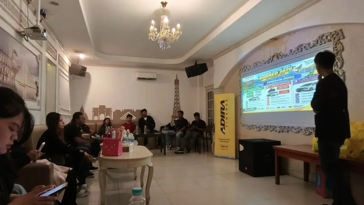 Suasana Gathering AXI Adira Finance Cabang Tarakan saat pemaparan program dan produk pembiayaan kepada para peserta, Sabtu (19/9/2026).