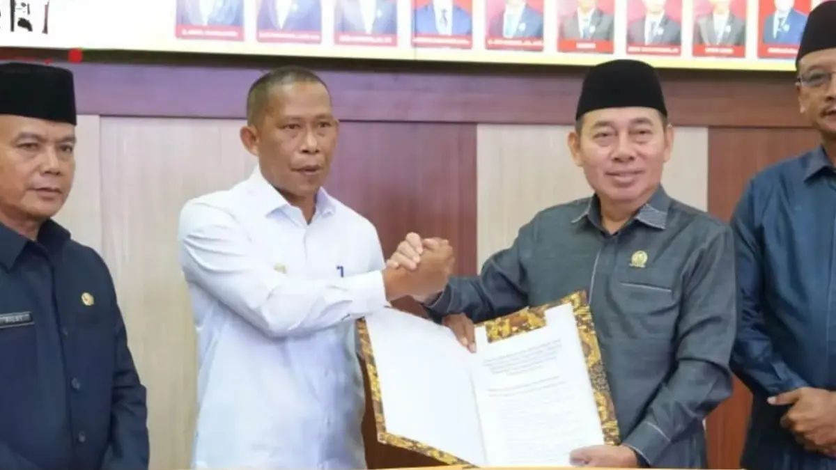 APBD-P : Bupati Bulungan Syarwani didampingi Wakil Bupati Bulungan Kilat, mengikuti sidang paripurna APBD Perubahan 2026.
(Taslee/Radar Tarakan)