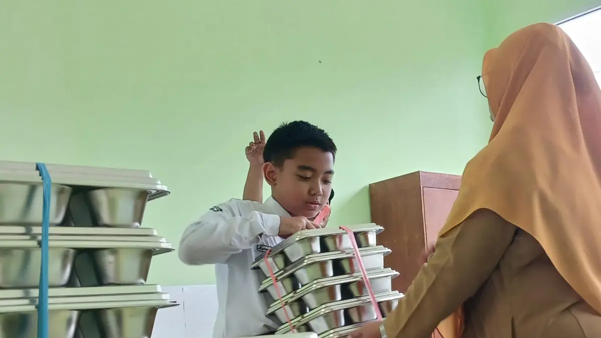 DISOROT: Ilustrasi penyaluran MBG di salah satu sekolah di Kota Tarakan. AGUS DIAN ZAKARIA/RADAR TARAKAN