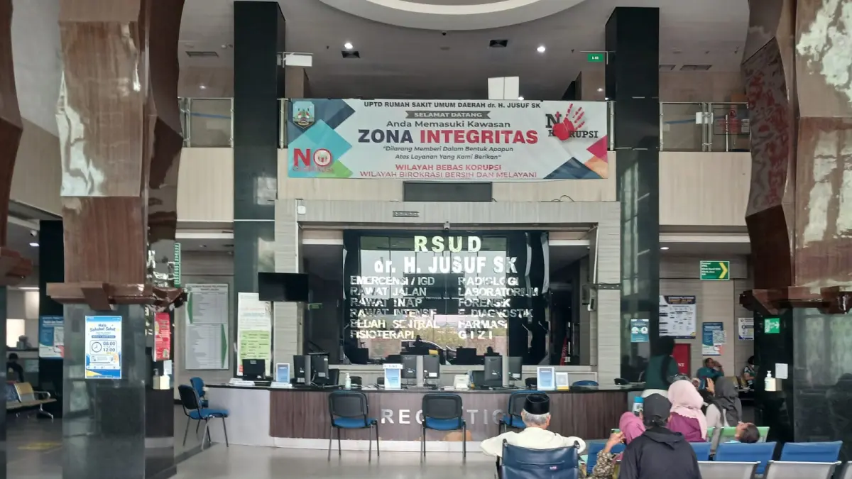 PELAYANAN: Suasana pelayanan di RSUD dr Jusuf SK. AGUS DIAN ZAKARIA/RADAR TARAKAN