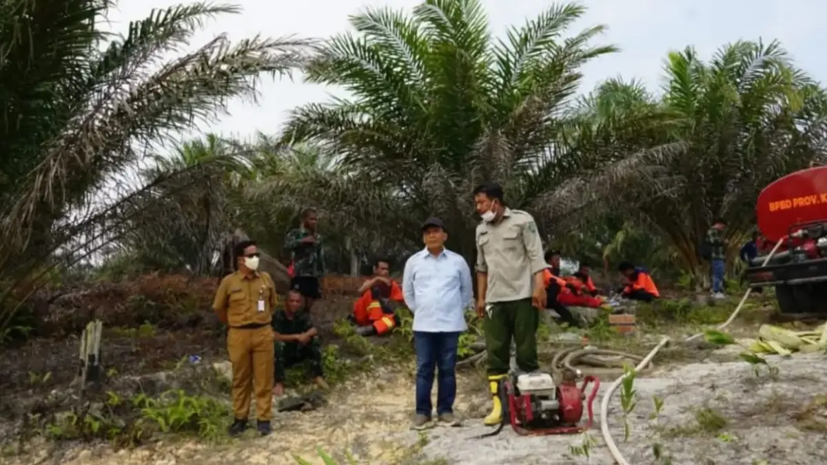 RESPON CEPAT: Wabup Bulungan, Kilat, memastikan respons cepat terhadap penanganan karhutla di Bulungan.
(Taslee/Radar Tarakan)