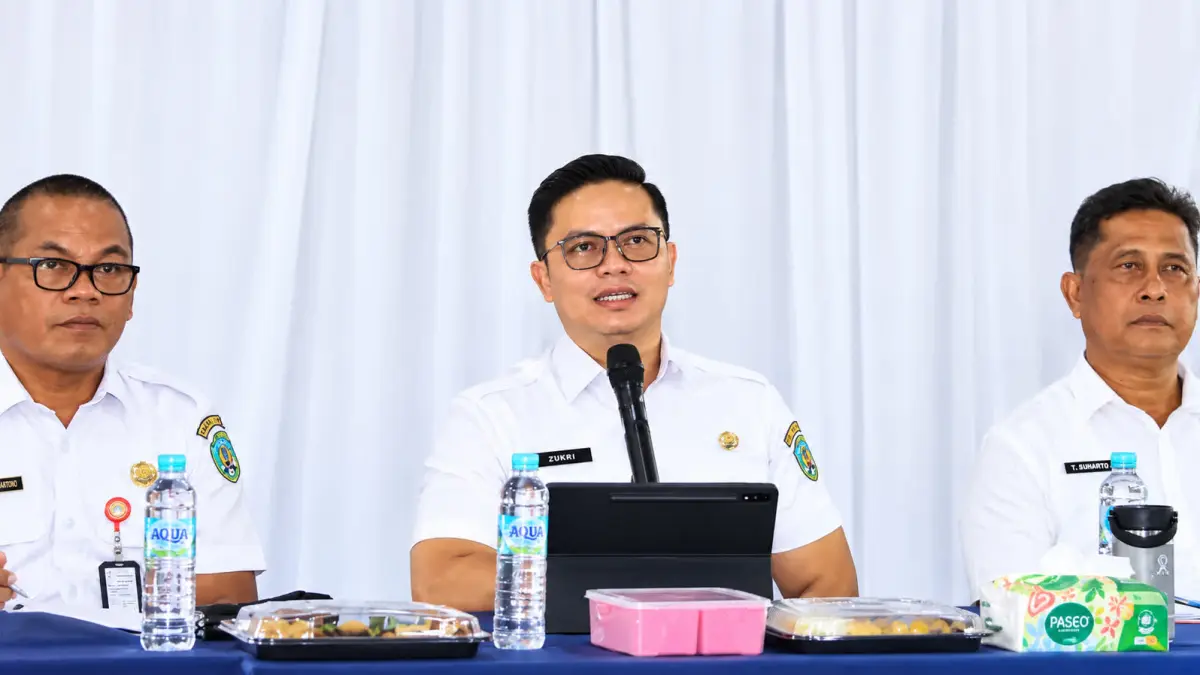 BERI ARAHAN: Bupati Ibrahim Ali pimpin coffee morning bersama kepala OPD dan pejabat di lingkungan Pemkab Tana Tidung lainnya.