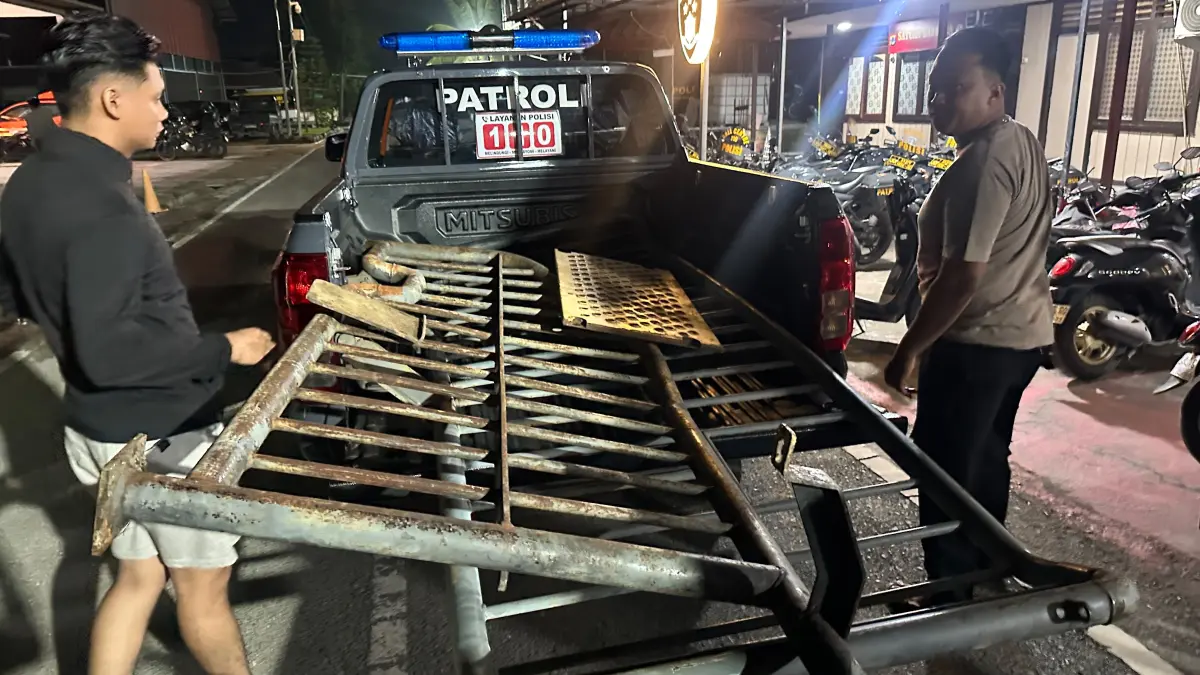 DIAMANKAN : Barang bukti pengungkapan kasus pencurian komponen excavator.
