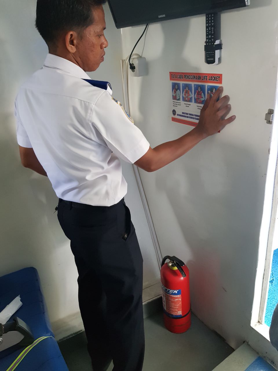 kampanyekan-cara-menggunakan-life-jacket