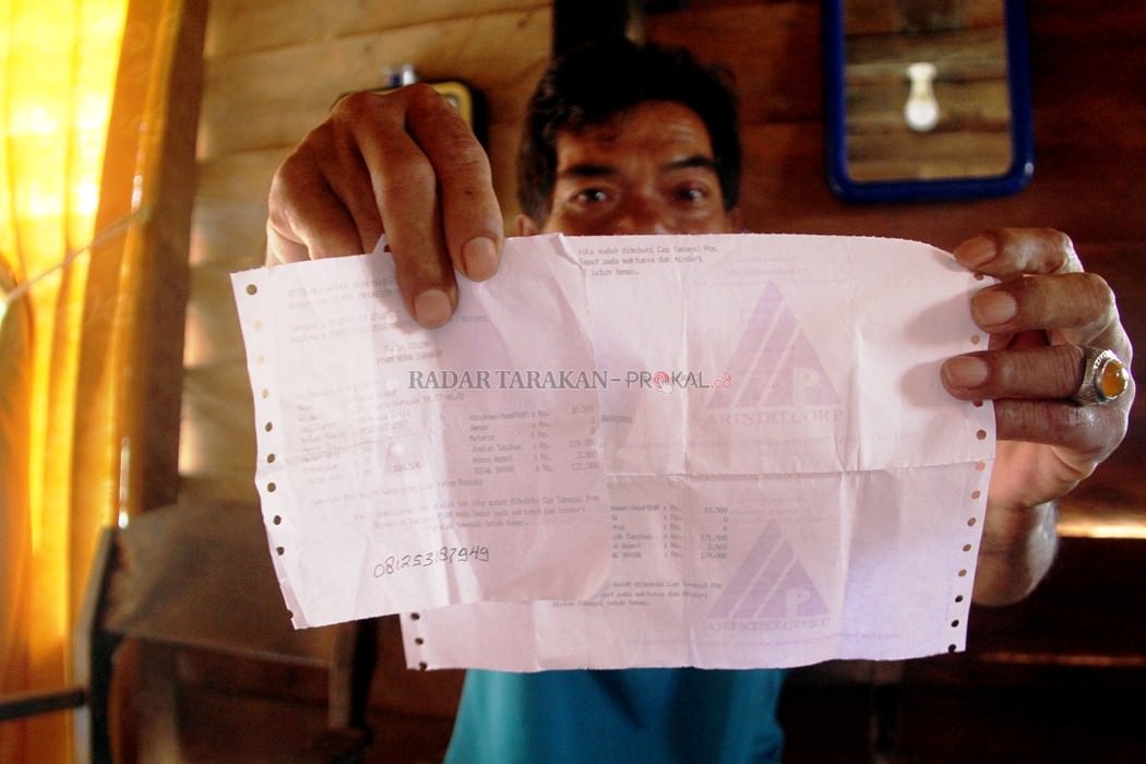 petugas-pdam-lalai-konsumen-menanggung