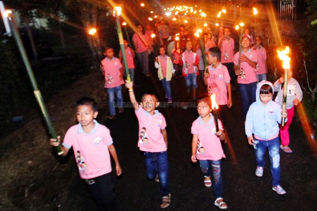 pawai-obor-yesus-telah-bangkit