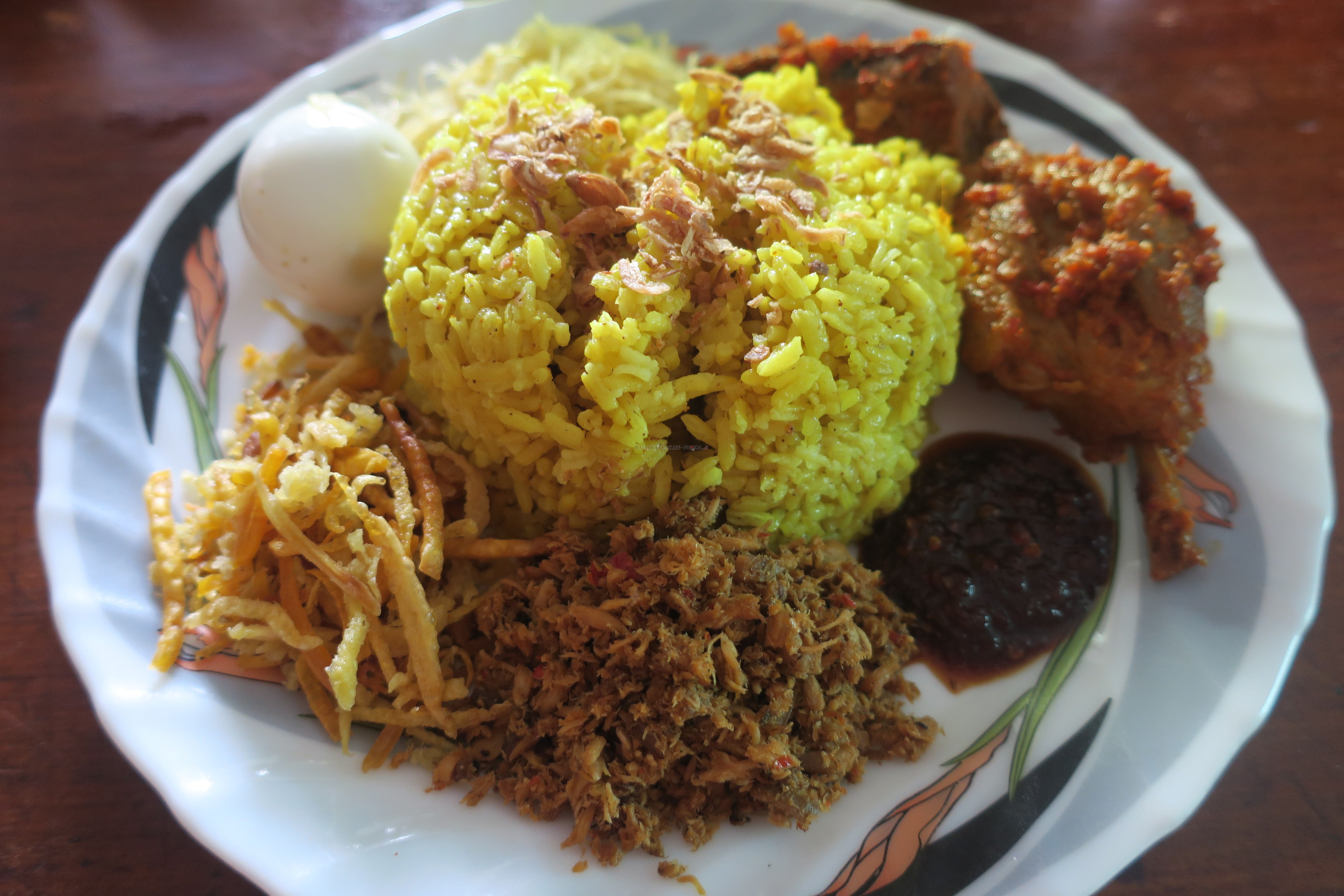 nasi-kuning-ala-manado