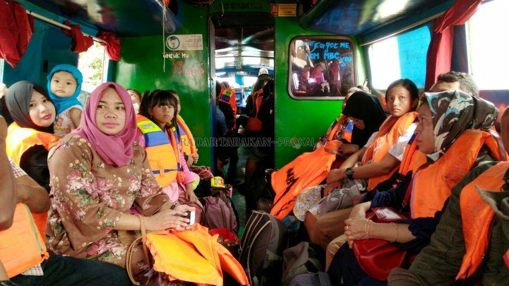 3250-orang-naik-kapal-cepat