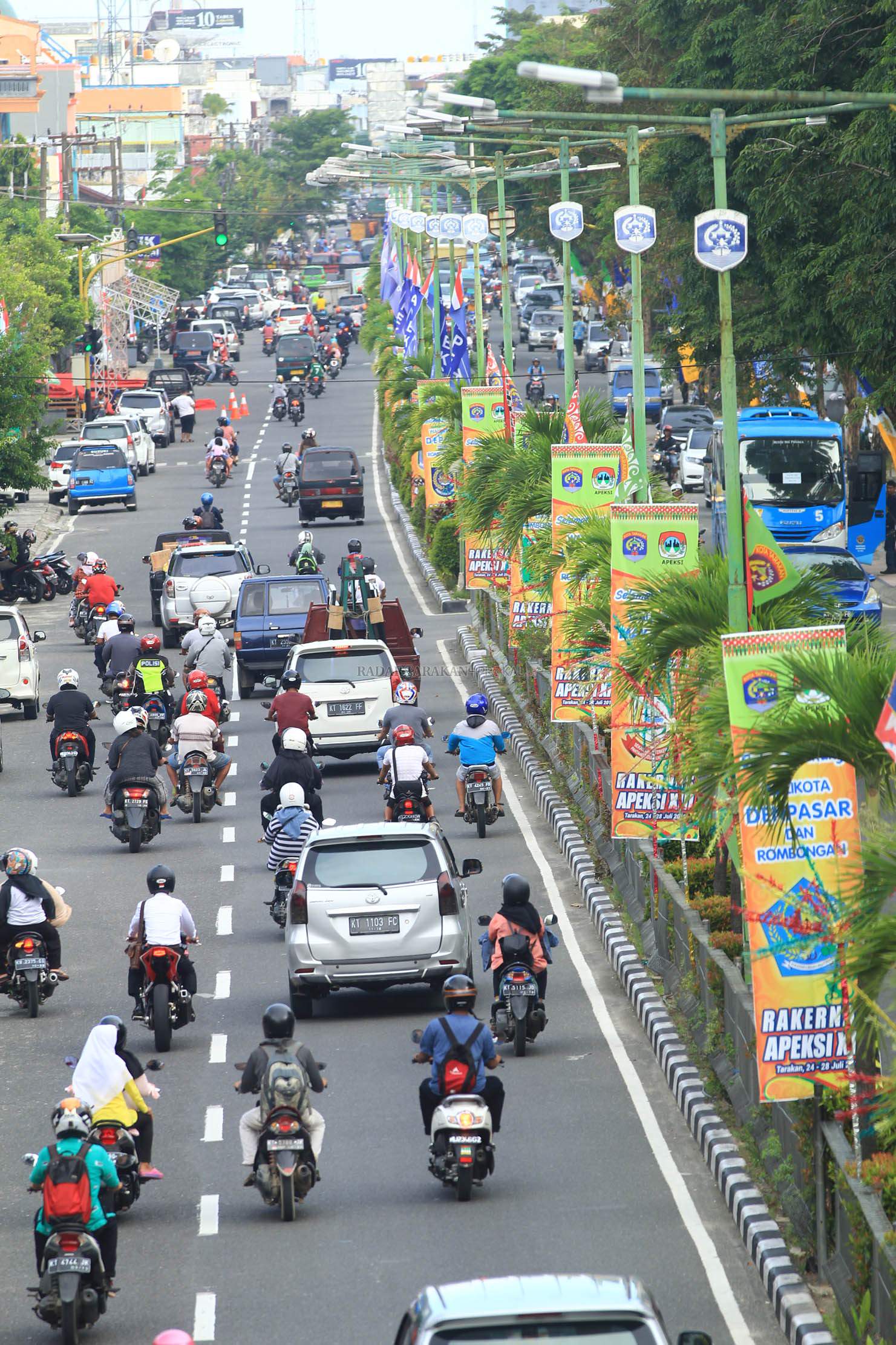 demi-pawai-jalan-yos-sudarso-ditutup