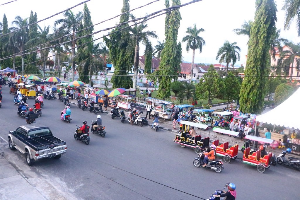 alun-alun-semakin-ramai-dikunjungi